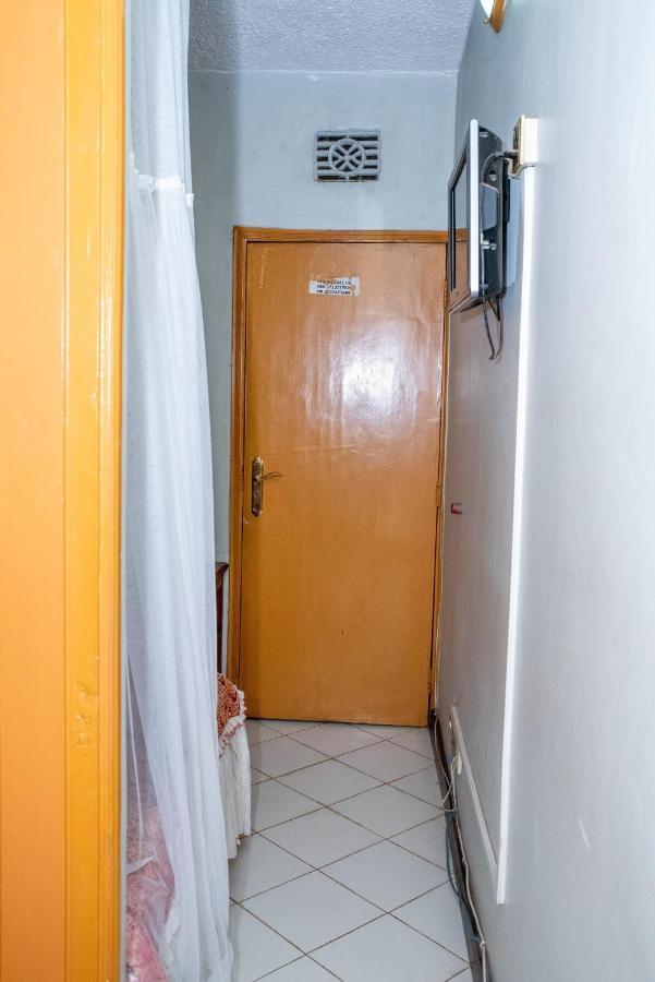 Jupiter Guest House - Parklands Nairobi Esterno foto