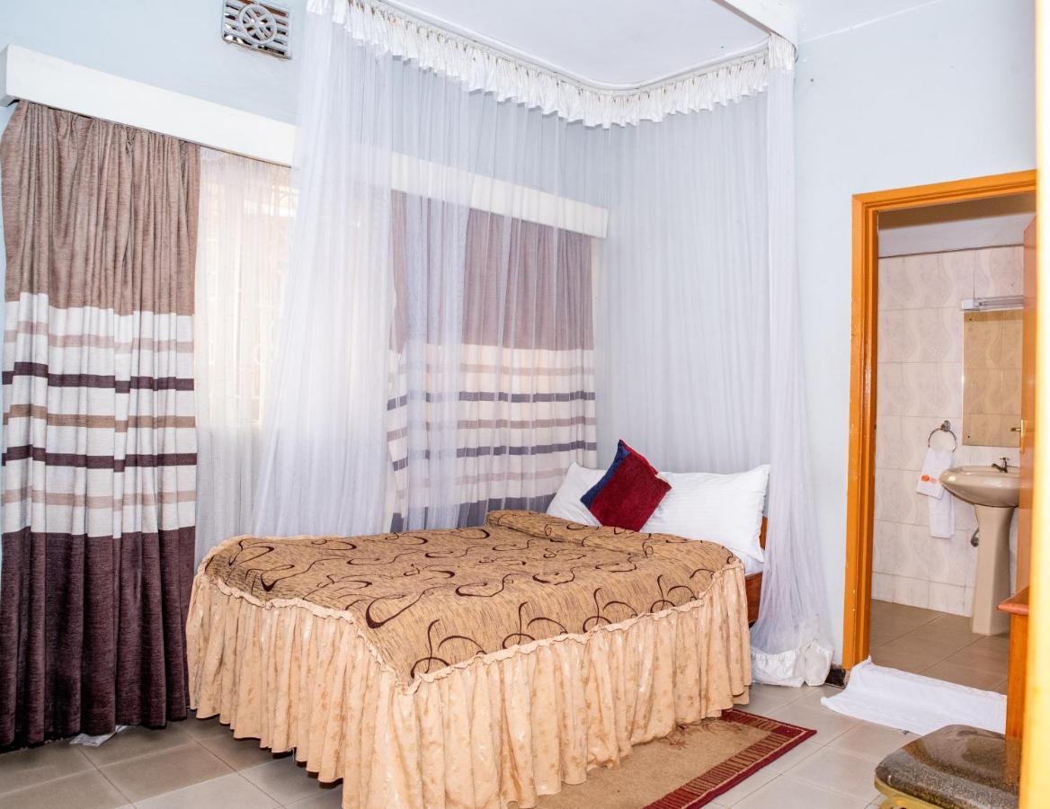 Jupiter Guest House - Parklands Nairobi Esterno foto