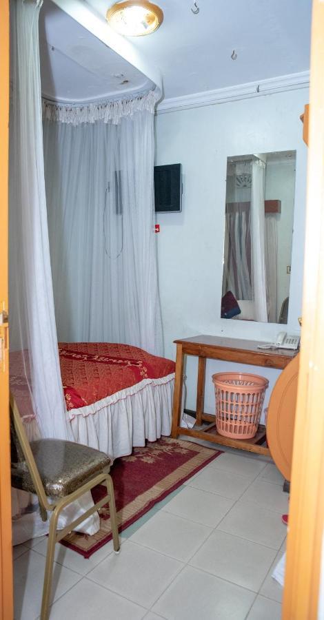 Jupiter Guest House - Parklands Nairobi Esterno foto