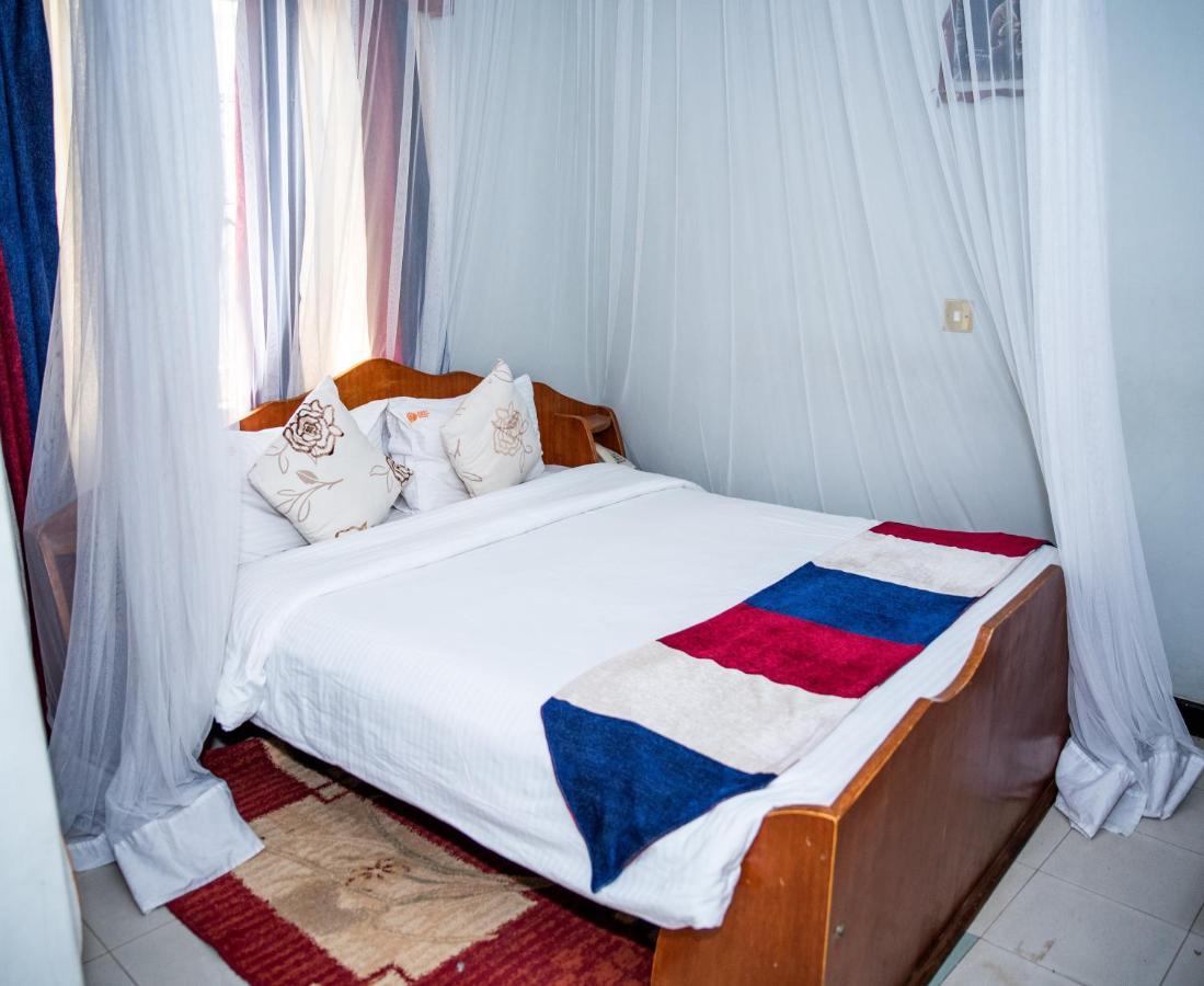 Jupiter Guest House - Parklands Nairobi Esterno foto