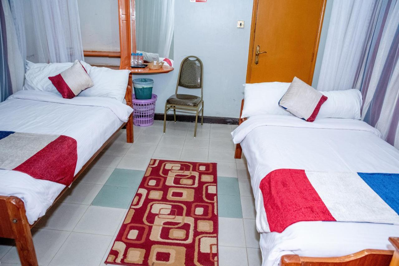 Jupiter Guest House - Parklands Nairobi Esterno foto