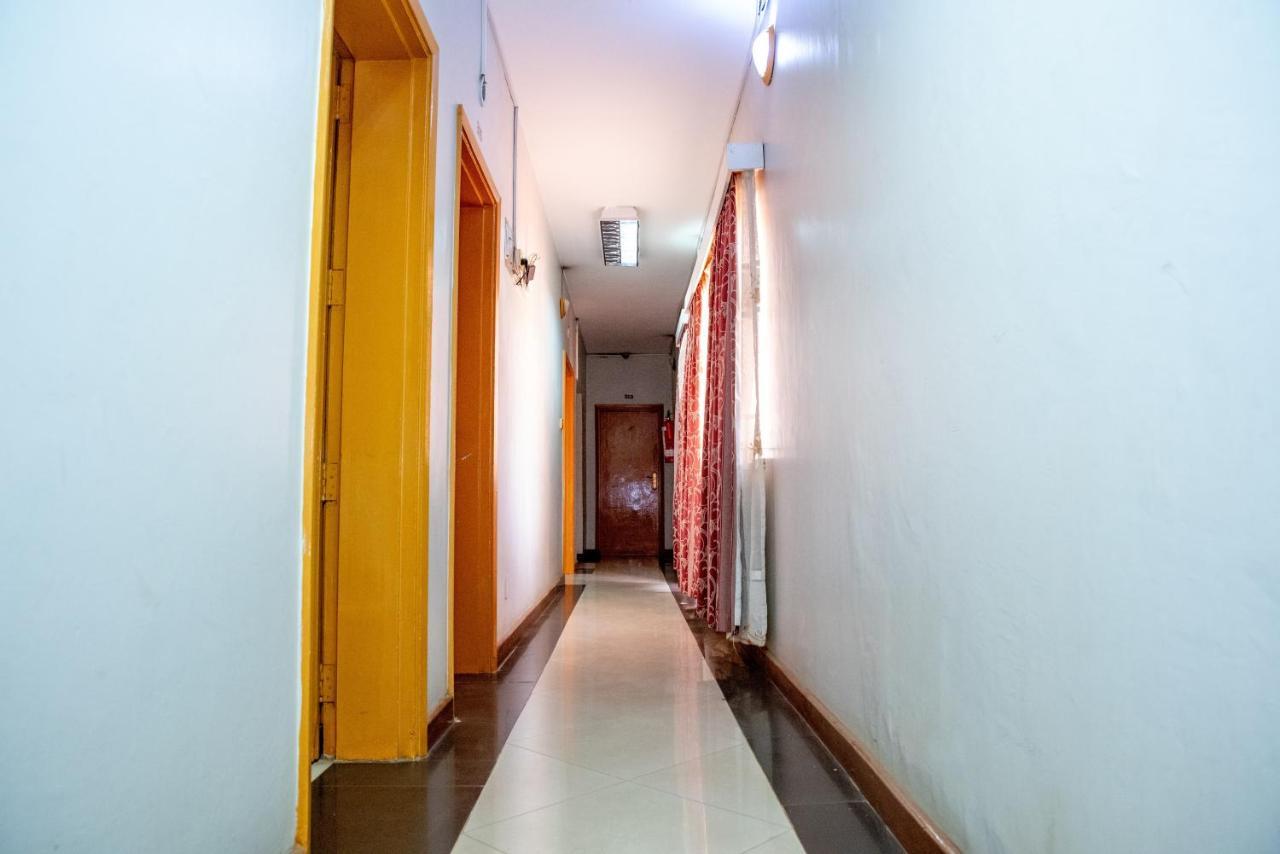 Jupiter Guest House - Parklands Nairobi Esterno foto