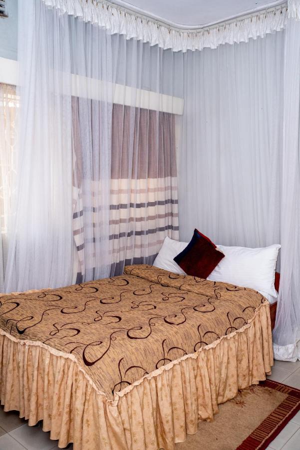 Jupiter Guest House - Parklands Nairobi Esterno foto