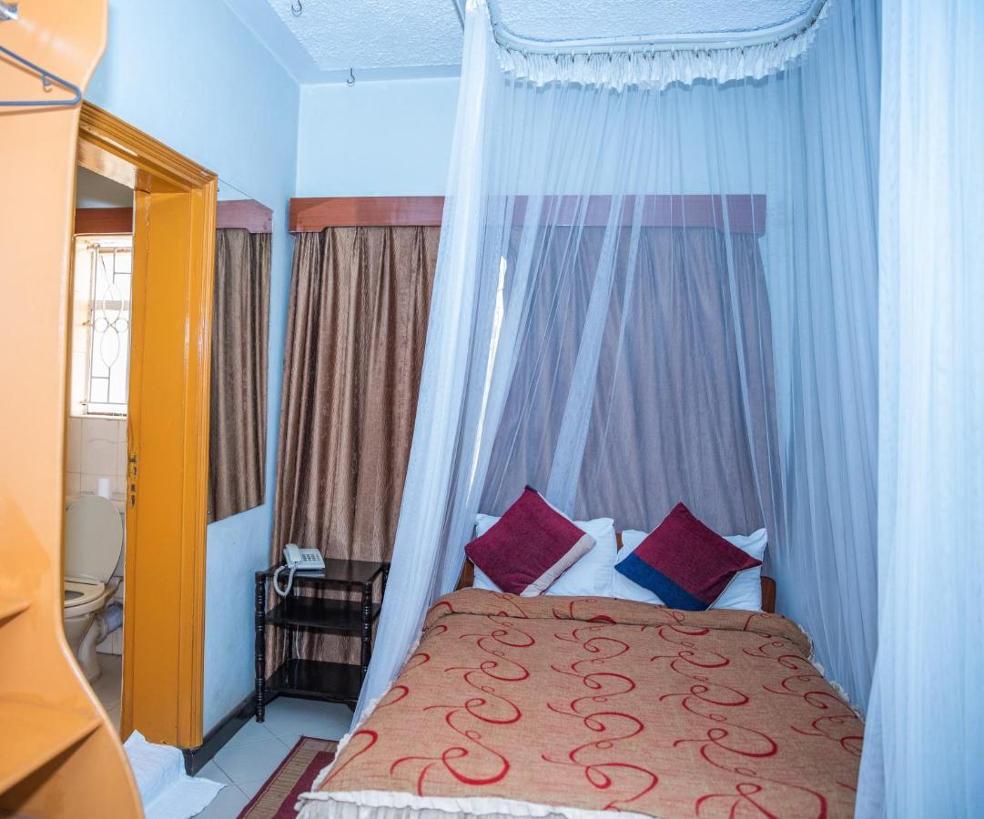 Jupiter Guest House - Parklands Nairobi Esterno foto